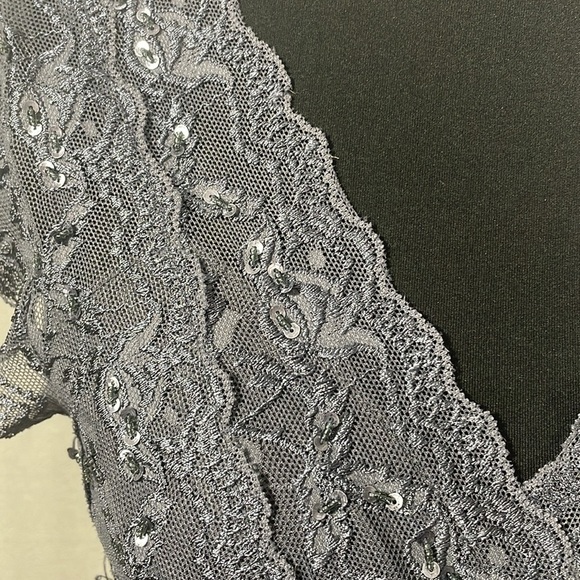 Elegant Lace Gray Dress - Picture 4 of 6